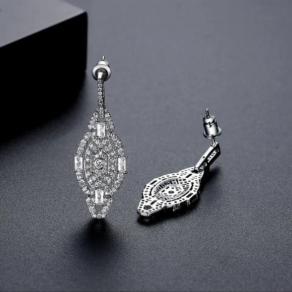 Swarovski Crystals The Samone Art Deco Earrings - Picture 8 of 8